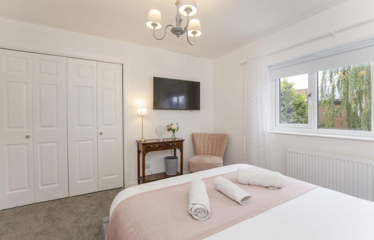 The Willows With Free Parking For 2 Cars York Bagian luar foto