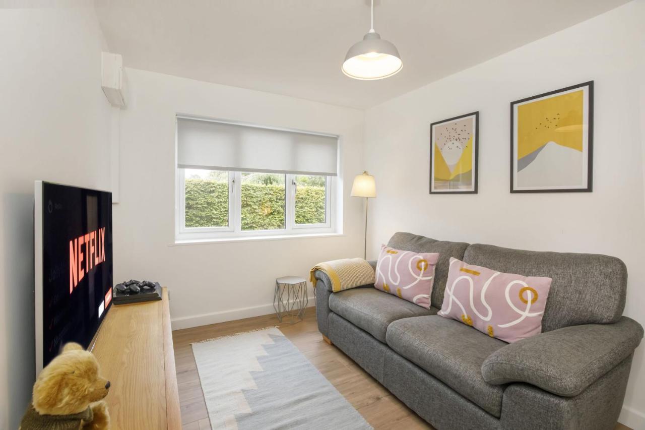 The Willows With Free Parking For 2 Cars York Bagian luar foto