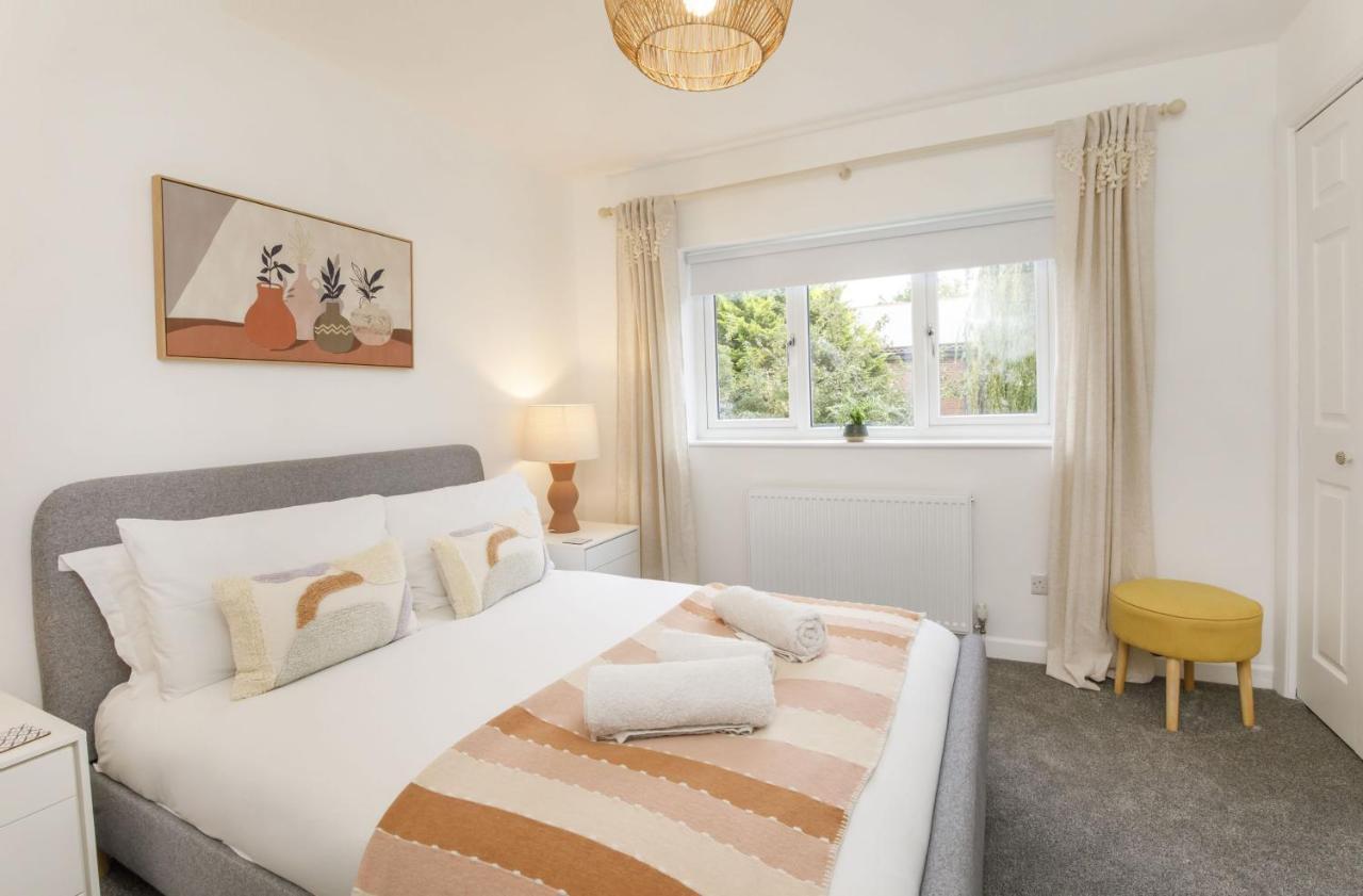 The Willows With Free Parking For 2 Cars York Bagian luar foto