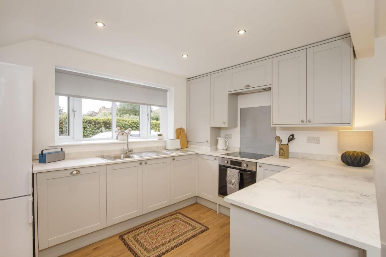 The Willows With Free Parking For 2 Cars York Bagian luar foto